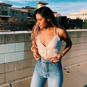 ❤️‍🔥SOLD❤️‍🔥 UO Floral cutout crop top